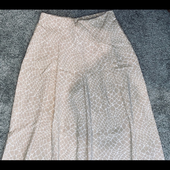 Giraffe Print Flowy Pants - Picture 2 of 8